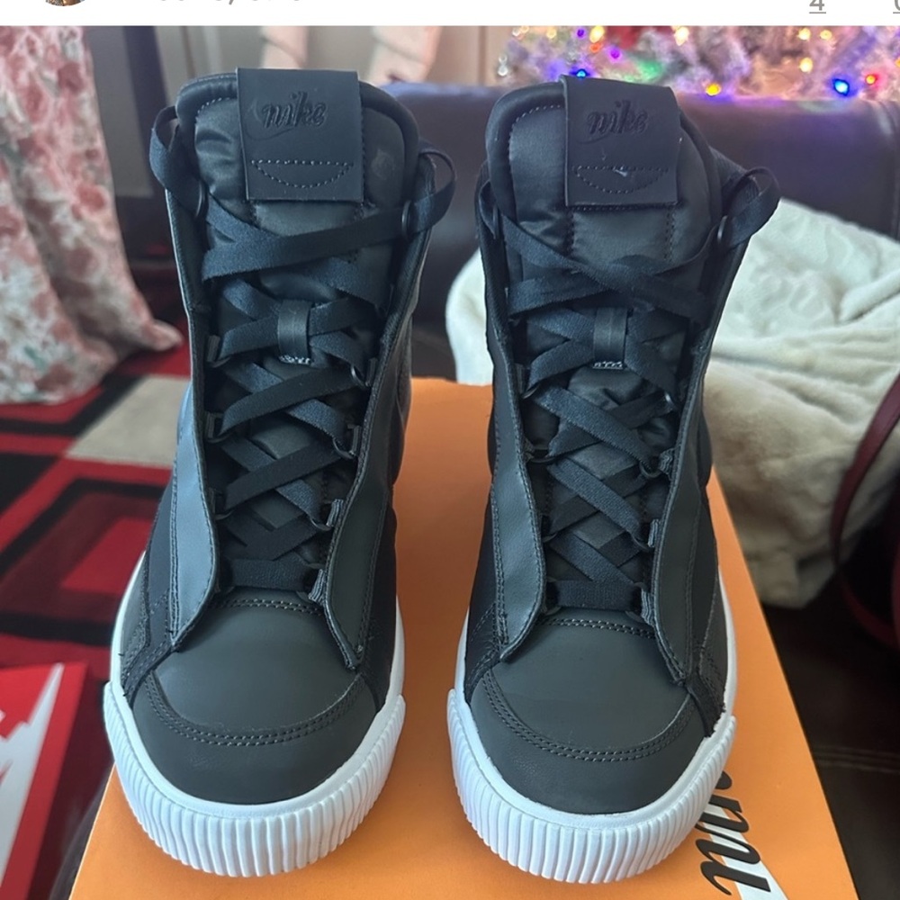 Nike - Picture 2 of 6